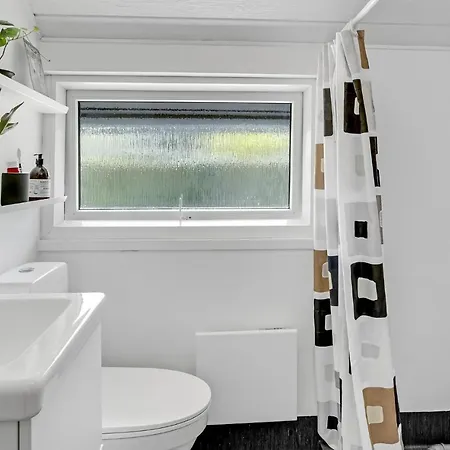 2 Bedroom Lovely In